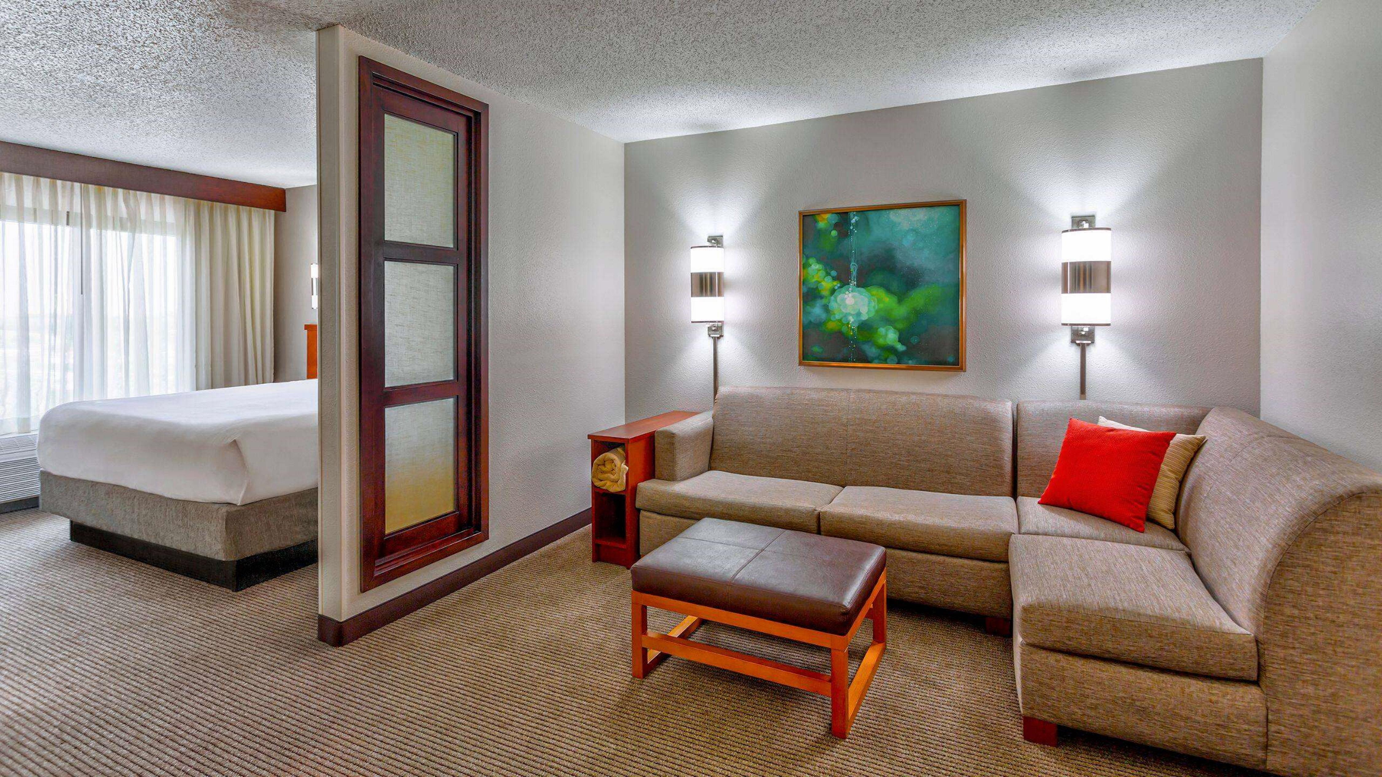 Wyndham Garden Kansas City Airport Buitenkant foto