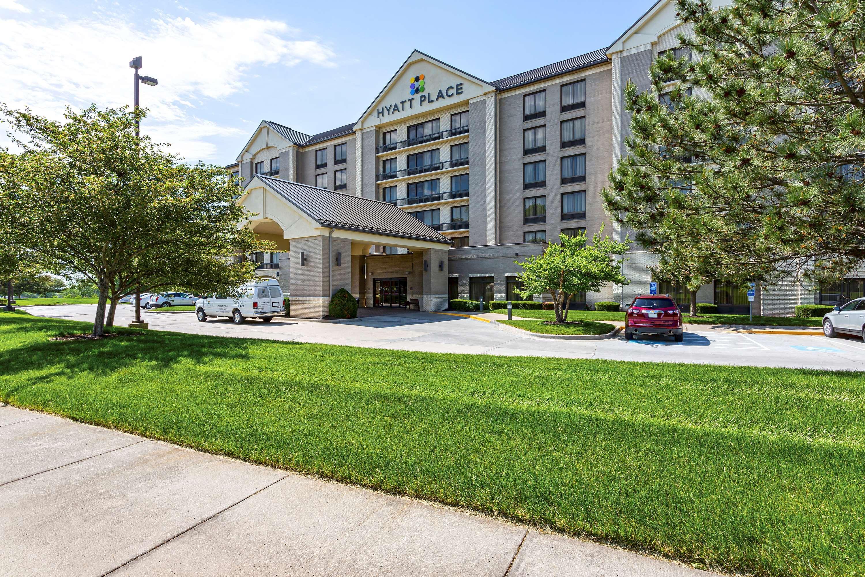 Wyndham Garden Kansas City Airport Buitenkant foto