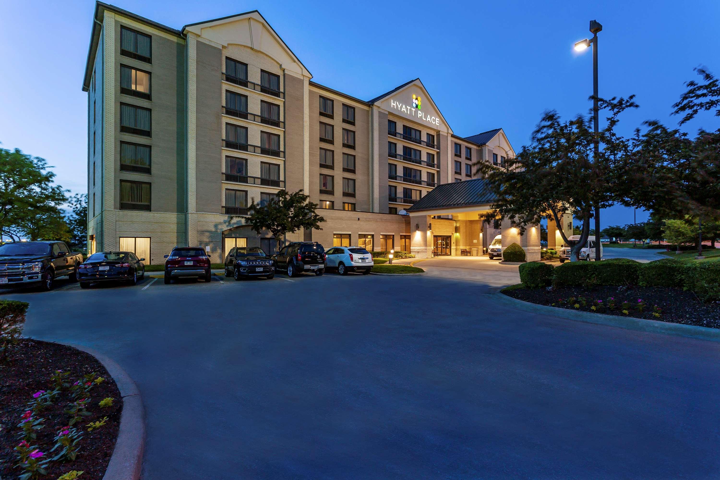 Wyndham Garden Kansas City Airport Buitenkant foto