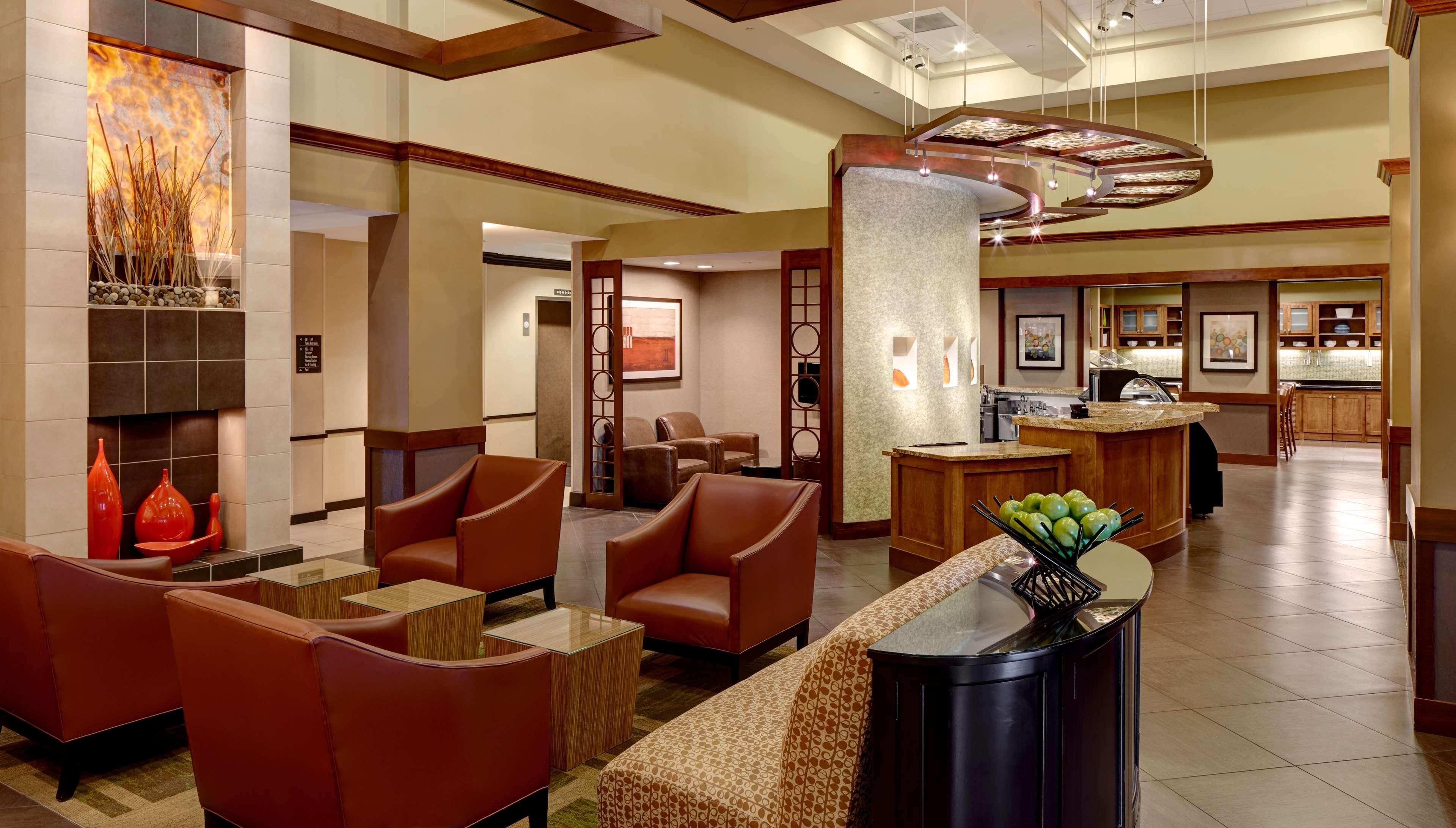 Wyndham Garden Kansas City Airport Buitenkant foto