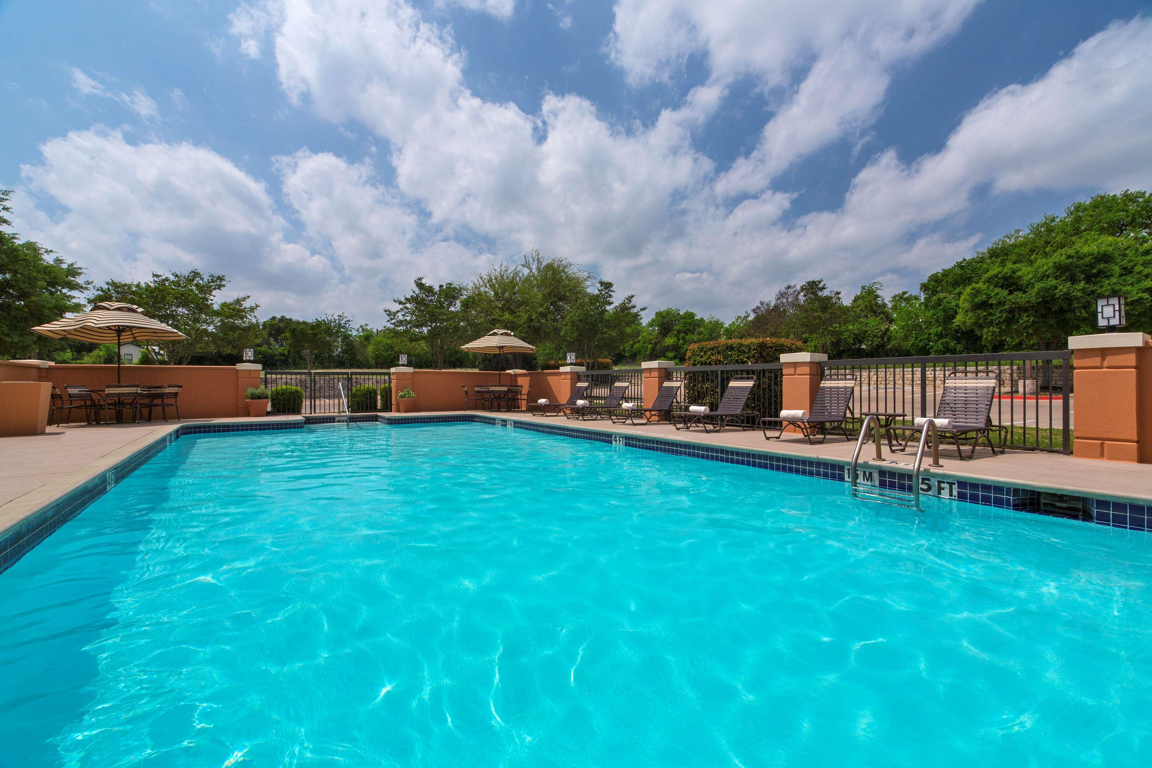 Wyndham Garden Kansas City Airport Buitenkant foto